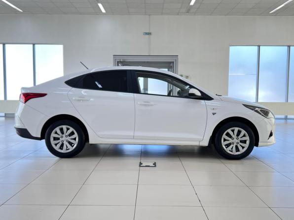 Hyundai Solaris II Рестайлинг с пробегом 2021 года, цена 1 850 000 рублей, 40000 км, седан, Автокод Объявления