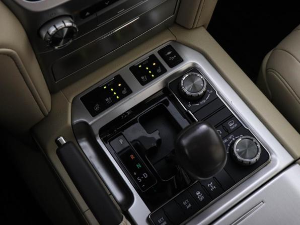 Toyota Land Cruiser 200 Series Рестайлинг 2 с пробегом 2019 года, цена 8 190 000 рублей, 65646 км, внедорожник, Автокод Объявления