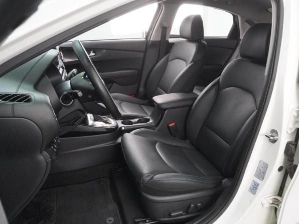Kia Cerato IV с пробегом 2019 года, цена 1 949 000 рублей, 96639 км, седан, Автокод Объявления