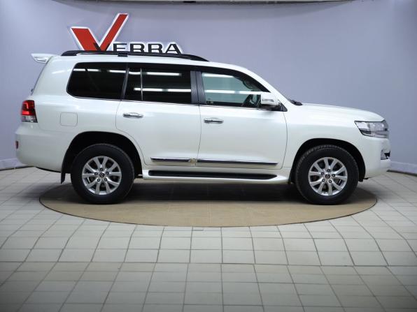 Toyota Land Cruiser 200 Series Рестайлинг 2 с пробегом 2017 года, цена 6 690 000 рублей, 98576 км, внедорожник, Автокод Объявления
