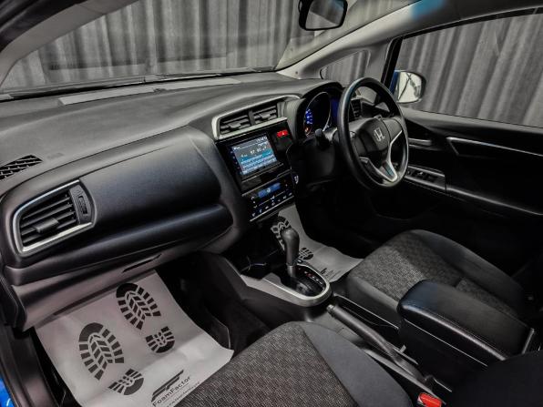 Honda Fit III с пробегом 2016 года, цена 990 000 рублей, 111000 км, хэтчбек, Автокод Объявления