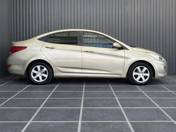 Hyundai Solaris I с пробегом 2014 года, цена 857 000 рублей, 201457 км, седан, Автокод Объявления