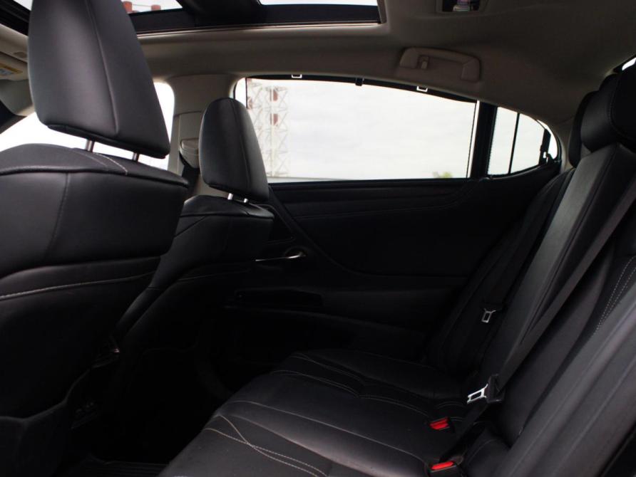 Lexus ES VII Москва  - изображение 13