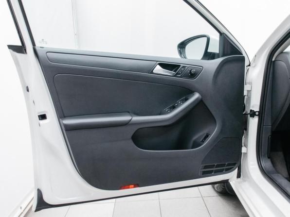 Volkswagen Jetta VI Рестайлинг с пробегом 2014 года, цена 990 000 рублей, 111362 км, седан, Автокод Объявления