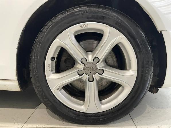 Audi A4 IV (B8) Рестайлинг с пробегом 2013 года, цена 1 326 000 рублей, 194141 км, седан, Автокод Объявления