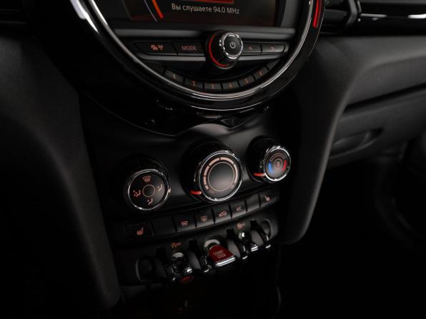 Mini Hatch III (F55/F56) с пробегом 2018 года, цена 1 950 000 рублей, 83694 км, хэтчбек, Автокод Объявления