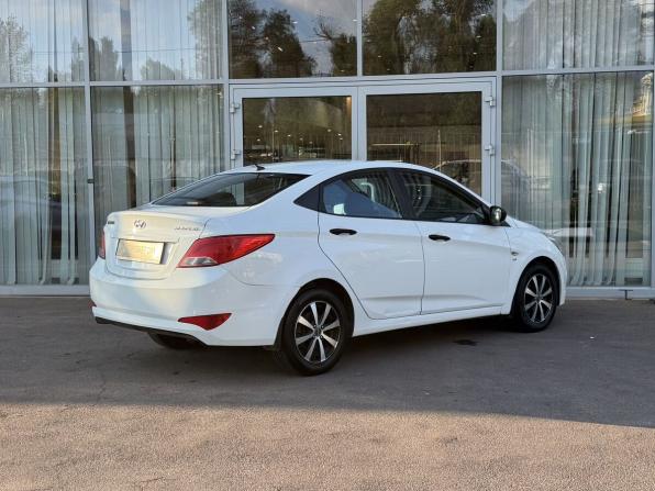 Hyundai Solaris I с пробегом 2014 года, цена 829 000 рублей, 206000 км, седан, Автокод Объявления