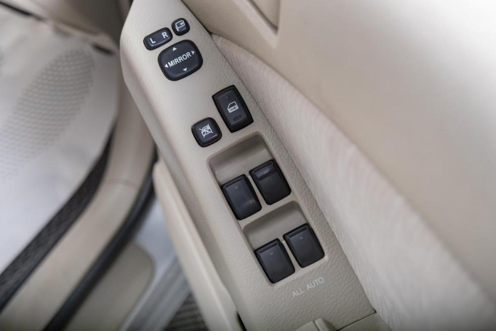 Toyota ISis I Рестайлинг Томск  - изображение 8