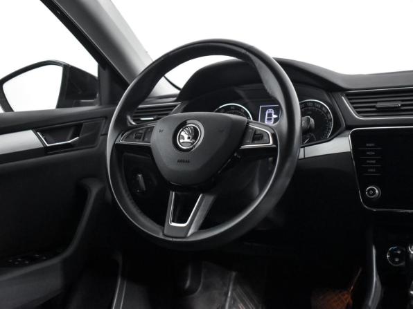Skoda Superb III Рестайлинг с пробегом 2019 года, цена 2 350 000 рублей, 94080 км, лифтбек, Автокод Объявления
