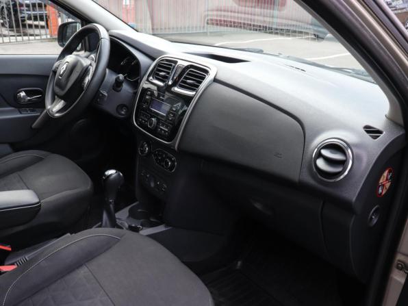 Renault Sandero II Рестайлинг с пробегом 2018 года, цена 1 097 000 рублей, 88320 км, хэтчбек, Автокод Объявления