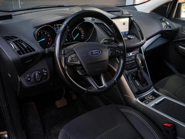 Ford Kuga II Рестайлинг с пробегом 2017 года, цена 1 650 000 рублей, 135913 км, внедорожник, Автокод Объявления