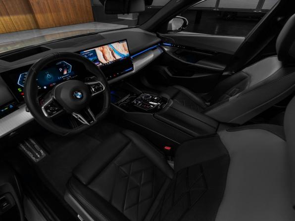 BMW 5 серии VIII (G60/G61/G68) с пробегом 2024 года, цена 8 500 000 рублей, 23513 км, седан, Автокод Объявления
