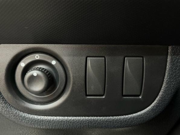 Renault Sandero II Рестайлинг с пробегом 2018 года, цена 1 289 900 рублей, 98211 км, хэтчбек, Автокод Объявления