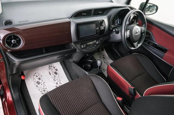 Toyota Vitz III (XP130) Рестайлинг 2 с пробегом 2017 года, цена 979 000 рублей, 83600 км, хэтчбек, Автокод Объявления