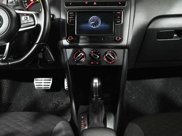 Volkswagen Polo V Рестайлинг с пробегом 2018 года, цена 850 000 рублей, 238509 км, седан, Автокод Объявления