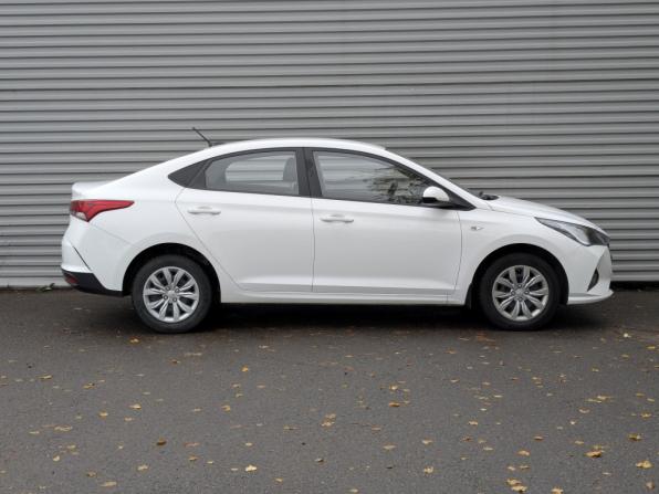 Hyundai Solaris II Рестайлинг с пробегом 2022 года, цена 1 535 000 рублей, 89366 км, седан, Автокод Объявления