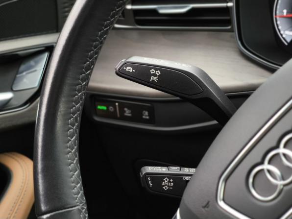 Audi Q6 с пробегом 2024 года, цена 6 800 000 рублей, 25659 км, внедорожник, Автокод Объявления