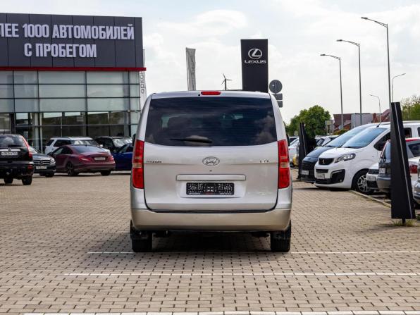 Hyundai H-1 II с пробегом 2012 года, цена 1 785 000 рублей, 188499 км, минивэн, Автокод Объявления