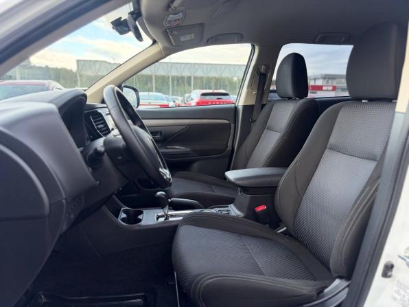 Mitsubishi Outlander III Рестайлинг 2 с пробегом 2016 года, цена 1 645 000 рублей, 160000 км, внедорожник, Автокод Объявления