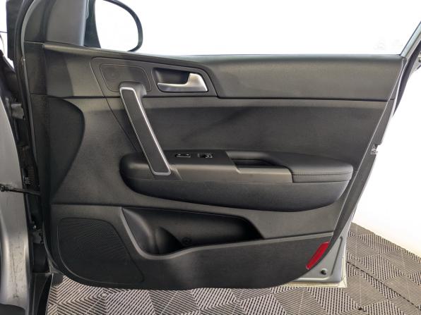 Kia Sportage IV Рестайлинг с пробегом 2021 года, цена 2 850 000 рублей, 59709 км, внедорожник, Автокод Объявления