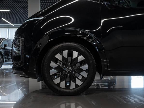 Hyundai Staria I с пробегом 2024 года, цена 5 750 000 рублей, 17350 км, минивэн, Автокод Объявления