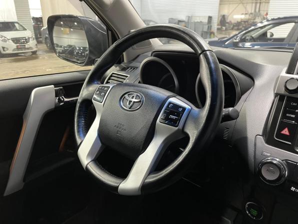 Toyota Land Cruiser Prado 150 Series Рестайлинг 1 с пробегом 2014 года, цена 3 330 000 рублей, 220450 км, внедорожник, Автокод Объявления
