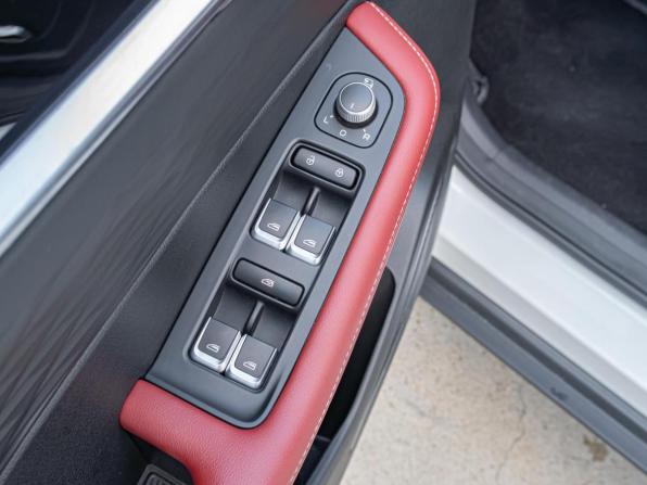 Geely Coolray I Рестайлинг с пробегом 2024 года, цена 2 294 000 рублей, 9480 км, внедорожник, Автокод Объявления