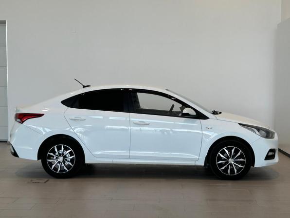 Hyundai Solaris II с пробегом 2019 года, цена 1 350 000 рублей, 120371 км, седан, Автокод Объявления