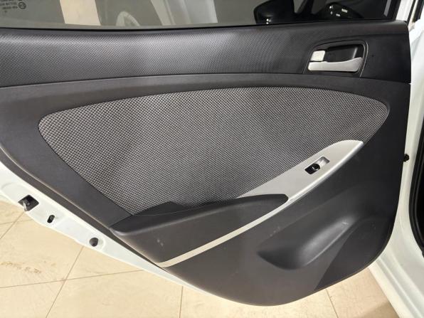 Hyundai Solaris I с пробегом 2013 года, цена 625 000 рублей, 217733 км, седан, Автокод Объявления