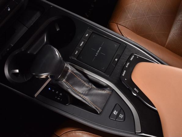 Lexus UX I с пробегом 2019 года, цена 3 599 995 рублей, 93168 км, внедорожник, Автокод Объявления