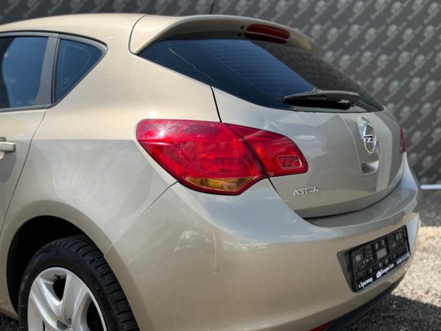 Opel Astra J Краснодар  - изображение 16