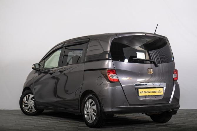 Honda Freed I Рестайлинг с пробегом 2013 года, цена 1 299 000 рублей, 146550 км, компактвэн, Автокод Объявления