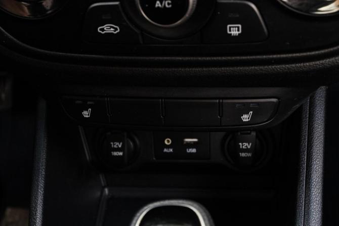Hyundai Solaris II с пробегом 2018 года, цена 980 000 рублей, 212822 км, седан, Автокод Объявления