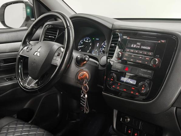 Mitsubishi Outlander III Рестайлинг 2 с пробегом 2017 года, цена 1 718 400 рублей, 150859 км, внедорожник, Автокод Объявления