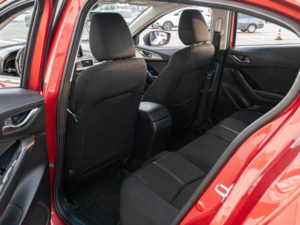 Mazda 3 III (BM) Рестайлинг с пробегом 2018 года, цена 1 670 000 рублей, 41433 км, седан, Автокод Объявления