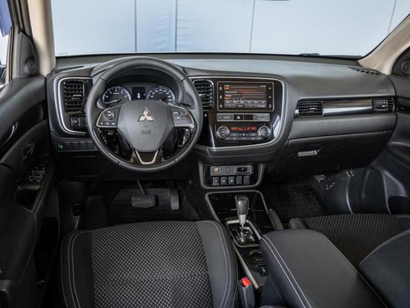 Mitsubishi Outlander III Рестайлинг 2 с пробегом 2018 года, цена 1 775 000 рублей, 177797 км, внедорожник, Автокод Объявления