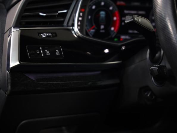 Audi Q8 I (4M) с пробегом 2021 года, цена 5 399 000 рублей, 189332 км, внедорожник, Автокод Объявления