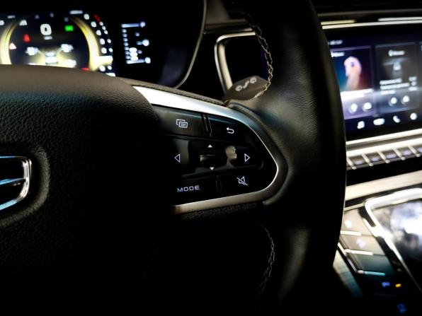 Geely Atlas Pro с пробегом 2023 года, цена 1 799 000 рублей, 113150 км, внедорожник, Автокод Объявления