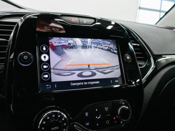 Renault Kaptur I Рестайлинг с пробегом 2022 года, цена 1 749 000 рублей, 42532 км, внедорожник, Автокод Объявления