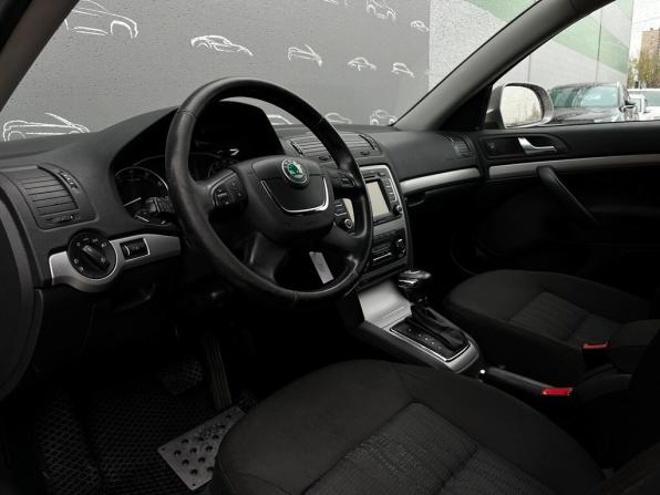 Skoda Octavia II (A5) Рестайлинг с пробегом 2012 года, цена 811 800 рублей, 205785 км, лифтбек, Автокод Объявления