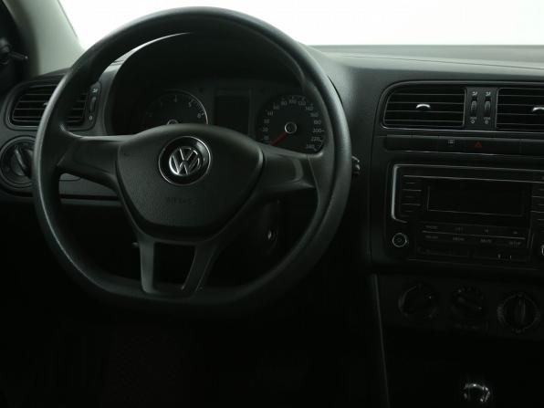 Volkswagen Polo V Рестайлинг с пробегом 2017 года, цена 979 000 рублей, 157000 км, седан, Автокод Объявления