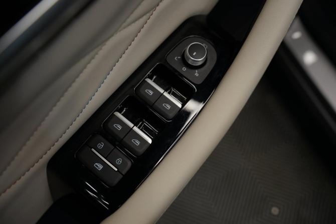 Geely Monjaro I с пробегом 2024 года, цена 3 290 000 рублей, 50821 км, внедорожник, Автокод Объявления