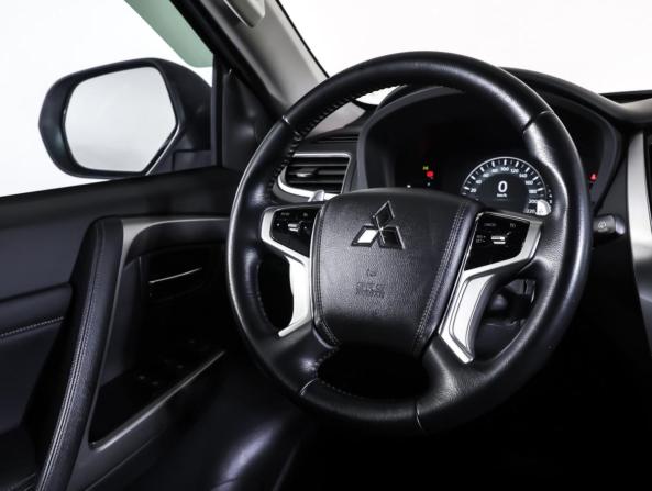 Mitsubishi Pajero Sport III Рестайлинг с пробегом 2020 года, цена 3 944 000 рублей, 30726 км, внедорожник, Автокод Объявления
