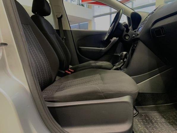 Volkswagen Polo V с пробегом 2015 года, цена 1 349 900 рублей, 132240 км, седан, Автокод Объявления