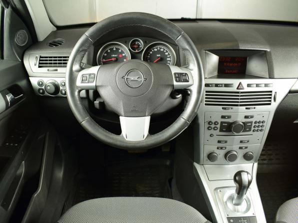 Opel Astra H Рестайлинг с пробегом 2011 года, цена 499 995 рублей, 220289 км, седан, Автокод Объявления
