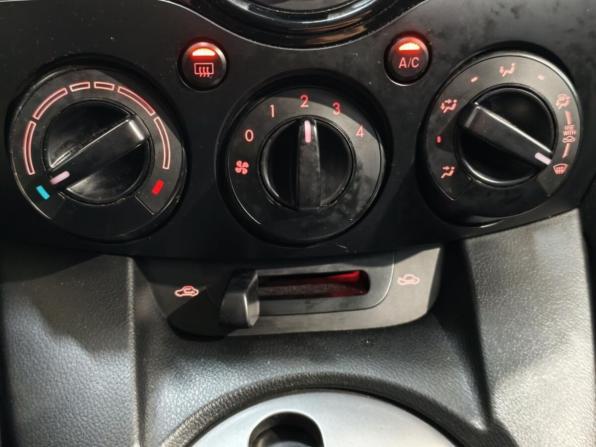 Mazda 2 II Рестайлинг (DE2) с пробегом 2011 года, цена 894 400 рублей, 101217 км, хэтчбек, Автокод Объявления