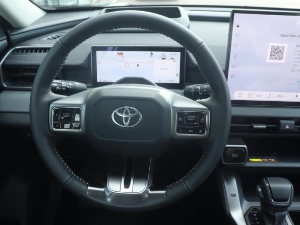 Toyota Wildlander II с пробегом 2026 года, цена 4 270 000 рублей, 10 км, внедорожник, Автокод Объявления