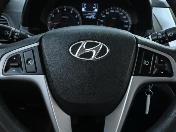 Hyundai Solaris I Рестайлинг с пробегом 2014 года, цена 875 000 рублей, 174573 км, хэтчбек, Автокод Объявления
