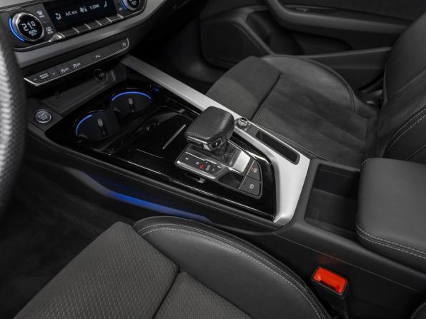 Audi A4 V (B9) Рестайлинг с пробегом 2021 года, цена 3 940 000 рублей, 87100 км, седан, Автокод Объявления