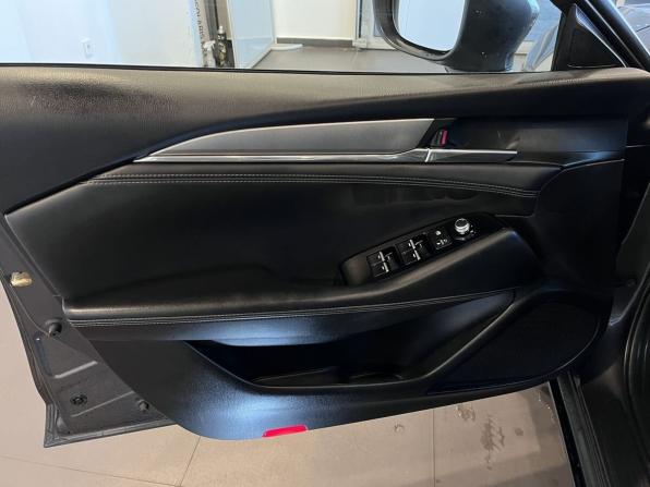 Mazda 6 III (GJ) Рестайлинг 2 с пробегом 2019 года, цена 2 575 000 рублей, 97730 км, седан, Автокод Объявления